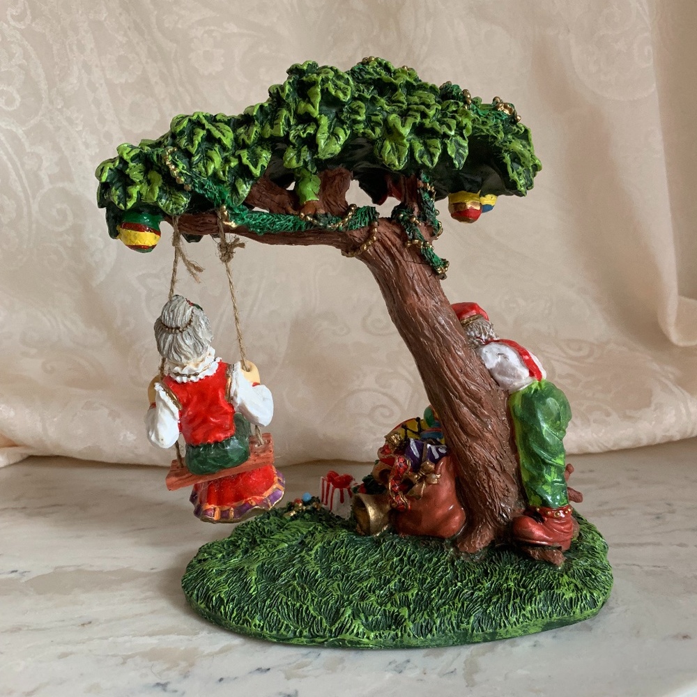 Cedar Creek Santa Mr. and Mrs. Claus Swinging Christmas Figurine Elves Toys - Picture 2 of 6